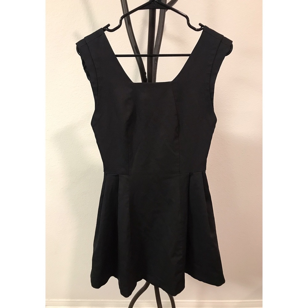 Zara Basic Little Black Dress 🖤